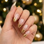 Get Ready to Shine: The Ultimate Guide to Glitter Holiday Nails