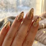 Deck the Halls with Glittering Holiday Nails