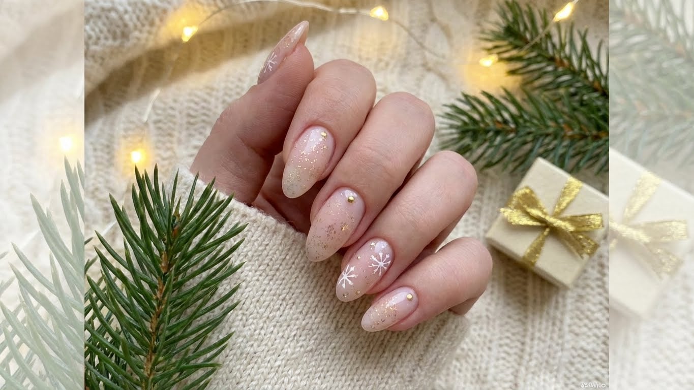 Dazzle Your Winter Look: A Guide to Sparkly Winter Nails