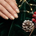 Add a Touch of Luxury to Your Holiday Look: Gold Christmas Nails