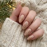 Dazzle This Holiday Season with Gold Christmas Nails
