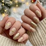 Get Ready to Shine: The Ultimate Guide to Glitter Holiday Nails