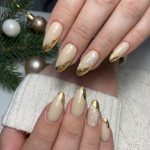 Dazzle Your Holiday Look with Glitter Holiday Nails: A Comprehensive Guide