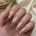 How to Get Sparkly Winter Nails: A Step-by-Step Guide