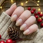 Get Ready to Shine: The Ultimate Guide to Glitter Holiday Nails