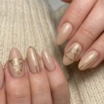 Shine Bright this Holiday Season with Glitter Holiday Nails