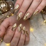 Get Ready to Shine: How to Achieve Sparkly Winter Nails